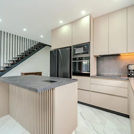 Lukas Apartamento Nin