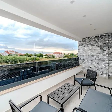 Lukas Apartamento *