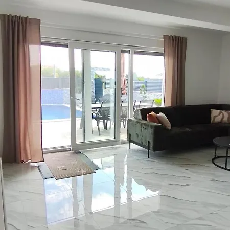 Lukas Apartamento *